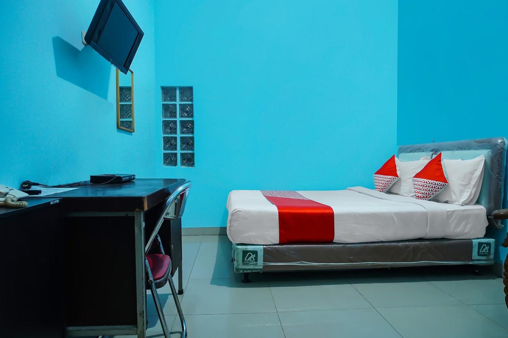 Oyo 92577 Hotel Sidikalang Near Kejaksaan Negeri Dairi Экстерьер фото