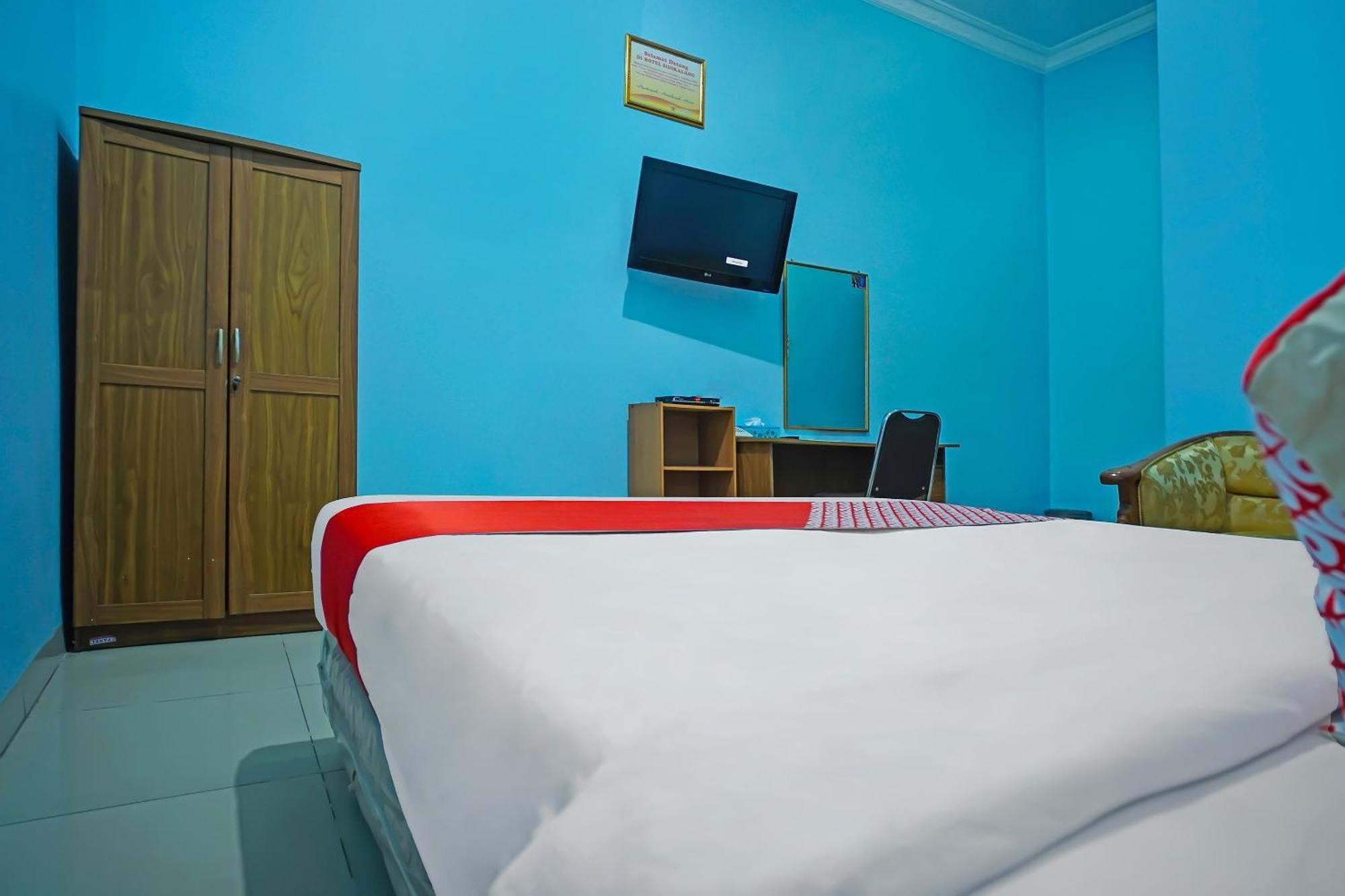 Oyo 92577 Hotel Sidikalang Near Kejaksaan Negeri Dairi Экстерьер фото