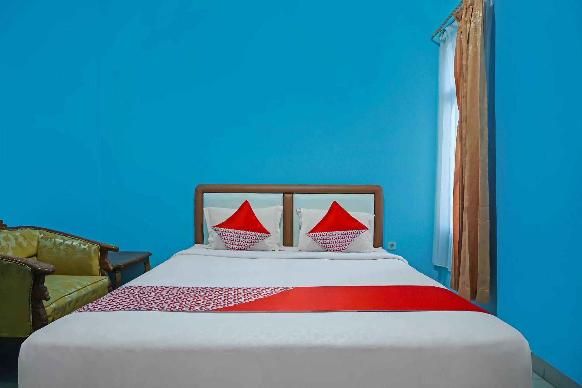 Oyo 92577 Hotel Sidikalang Near Kejaksaan Negeri Dairi Экстерьер фото